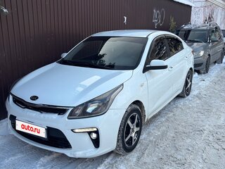 2020 Kia Rio IV, белый, 1090000 рублей, вид 1