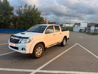 2013 Toyota Hilux VII Рестайлинг, белый, 2000000 рублей, вид 1