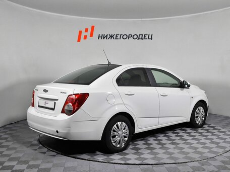2013 Chevrolet Aveo II, белый, 630000 рублей, вид 5