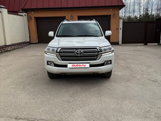 2015 Toyota Land Cruiser 200 Series Рестайлинг 2, белый, 4900000 рублей, вид 1