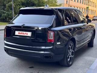 2020 Rolls-Royce Cullinan Black Badge I (Series I), чёрный, 32000000 рублей, вид 2