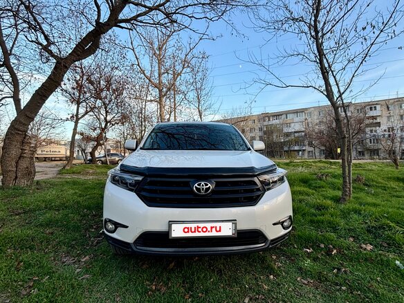 2011 Toyota Highlander II (XU40) Рестайлинг, белый, 2790000 рублей - вид 1