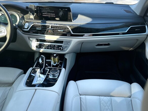 2017 BMW 7 серии 730d xDrive VI (G11/G12), серый, 3295000 рублей - вид 10