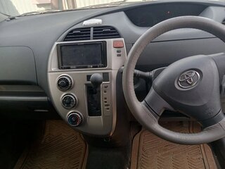 2009 Toyota Ractis I, белый, 520000 рублей, вид 4