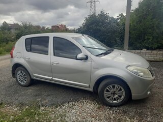 2013 Renault Sandero I, серый, 480000 рублей, вид 2