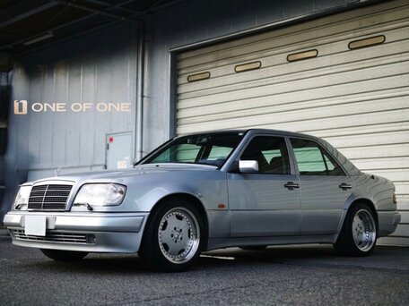 1994 Mercedes-Benz E-Класс AMG 60 AMG I (W124), серебристый, 61000000 рублей, вид 1