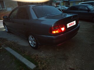 2003 Mitsubishi Carisma I Рестайлинг, серебристый, 260000 рублей, вид 4