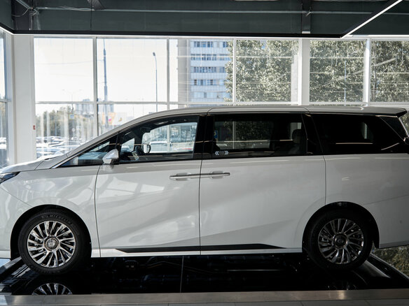 2026 GAC M8, белый - вид 2