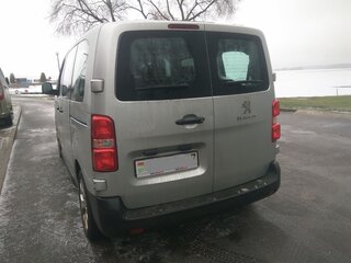 2019 Peugeot Traveller Compact I, серебристый, 1700000 рублей, вид 4