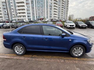 2019 Volkswagen Polo V Рестайлинг, синий, 670000 рублей, вид 4