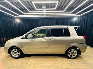 2004 Toyota Raum II, серый, 659000 рублей, вид 3