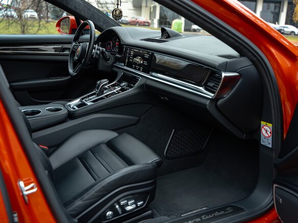 2020 Porsche Panamera Turbo S II Рестайлинг, оранжевый, 12500000 рублей - вид 19