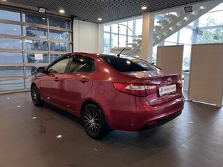 2013 Kia Rio 5-speed III, красный, 673000 рублей, вид 5