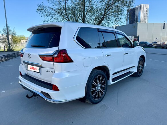 2016 Lexus LX 570 III Рестайлинг 2, белый, 7300000 рублей - вид 5