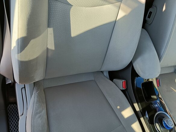 2013 Nissan Leaf (EM57) I (ZE0/AZE0), белый, 1280000 рублей - вид 18