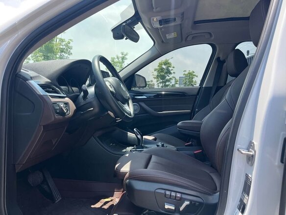 2022 BMW X1 Long 20Li sDrive II (F48) Рестайлинг, белый, 1635000 рублей - вид 6
