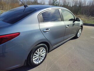 2017 Kia Rio IV, серый, 1430000 рублей, вид 5