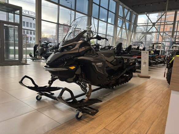 2026 BRP Lynx Commander 900, коричневый, 2740000 рублей - вид 1