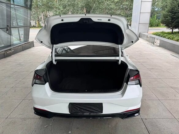 2022 Hyundai Elantra VII (CN7), белый, 1700000 рублей - вид 15