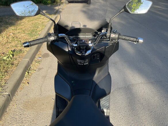 2021 Honda PCX 125, чёрный, 350000 рублей - вид 4
