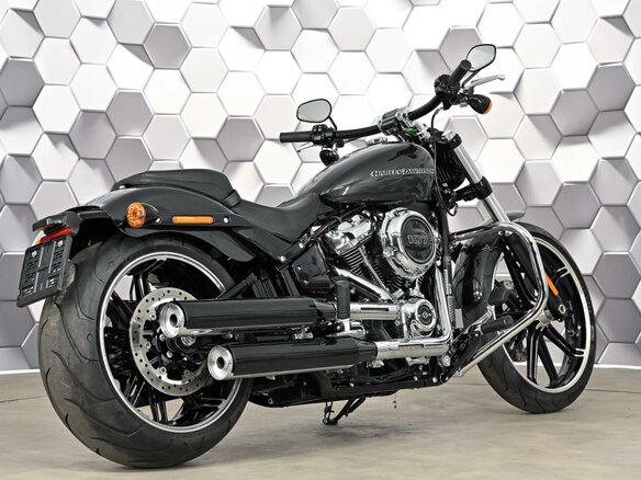 2018 Harley-Davidson Breakout, чёрный, 1729000 рублей - вид 6