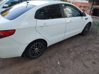 2011 Kia Rio III, белый, 580000 рублей, вид 3