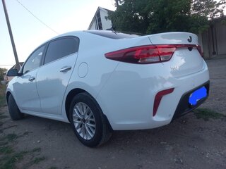 2019 Kia Rio IV, белый, 1496000 рублей, вид 3