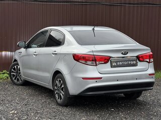 2016 Kia Rio III Рестайлинг, серебристый, 938982 рублей, вид 4