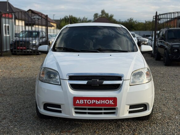 2010 Chevrolet Aveo I Рестайлинг, белый, 460000 рублей - вид 1