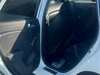 2013 Hyundai Solaris I, белый, 750000 рублей, вид 5