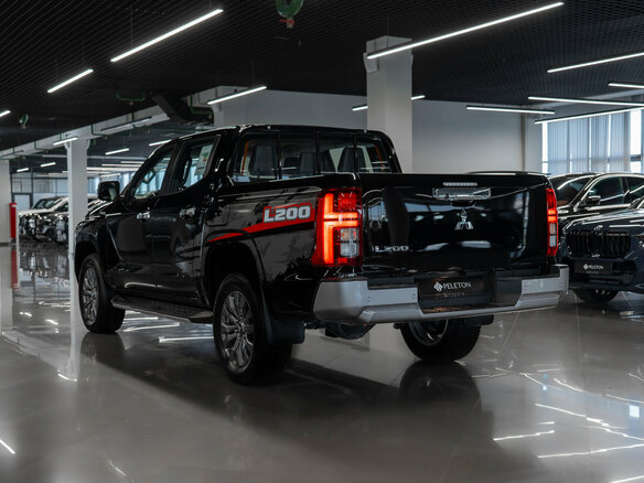 2026 Mitsubishi L200 VI, чёрный, 5700000 рублей - вид 3