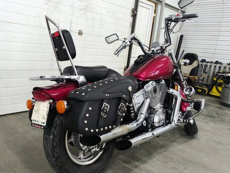 2006 Honda VT 1100, пурпурный, 475000 рублей, вид 5