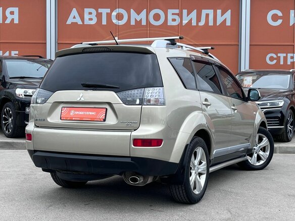 2008 Mitsubishi Outlander II, бежевый - вид 4