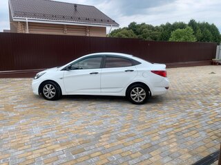 2013 Hyundai Solaris I, белый, 550000 рублей, вид 1