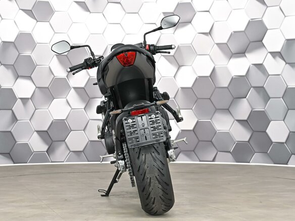 2021 Triumph Trident 660, чёрный, 727000 рублей - вид 5