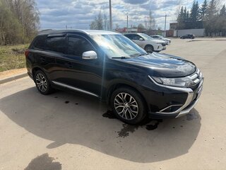 2017 Mitsubishi Outlander III Рестайлинг 2, чёрный, 1850000 рублей, вид 3