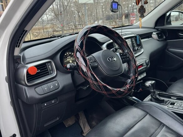 2019 Kia Sorento III Prime Рестайлинг, белый, 2900000 рублей - вид 8
