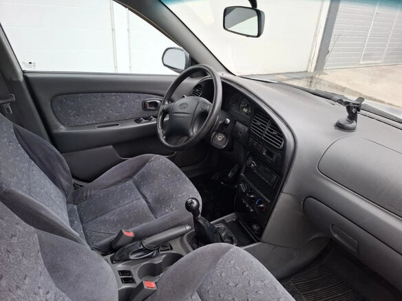 2007 Kia Spectra I Рестайлинг 2, серебристый, 195000 рублей - вид 12