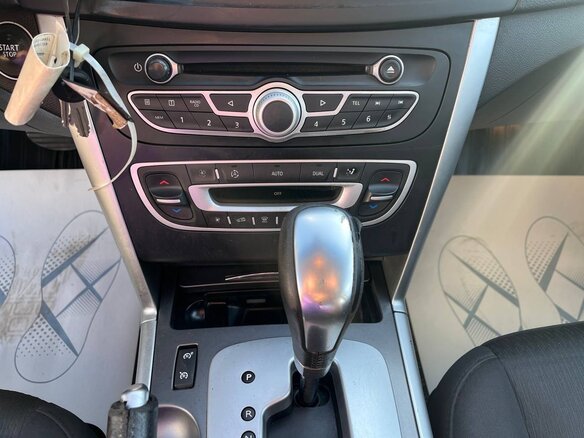 2010 Renault Latitude I, синий - вид 21