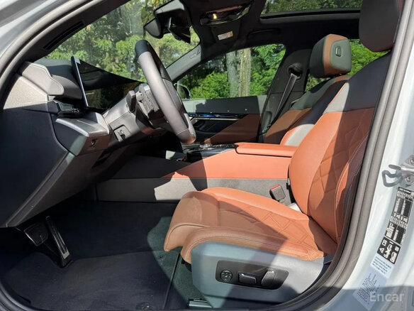 2026 BMW 5 серии 530i xDrive VIII (G60/G61/G68), серый, 8900000 рублей - вид 5