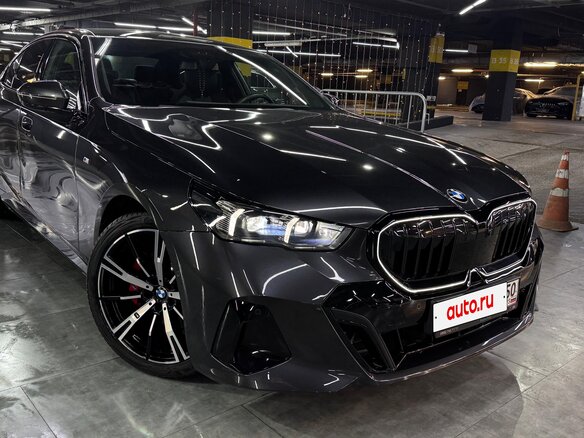 2024 BMW 5 серии 520d xDrive VIII (G60/G61/G68), серый, 11500000 рублей - вид 2