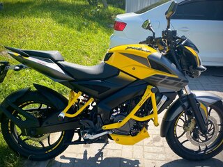 2020 Bajaj Pulsar NS 200, жёлтый, 249990 рублей, вид 2