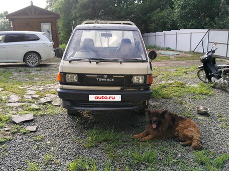 1990 Toyota TownAce, белый, 370000 рублей, вид 2