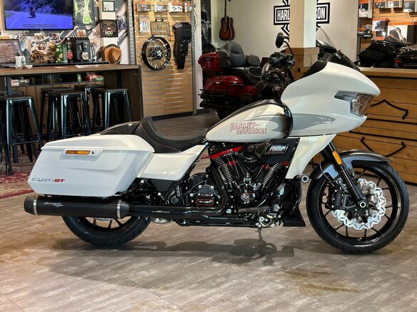 2025 Harley-Davidson CVO Road Glide ST, серебристый, 5250000 рублей