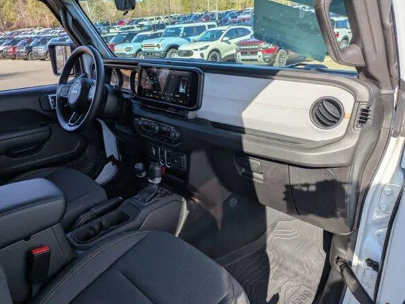 2025 Jeep Wrangler IV (JL) Рестайлинг, серебристый, 5505000 рублей - вид 25