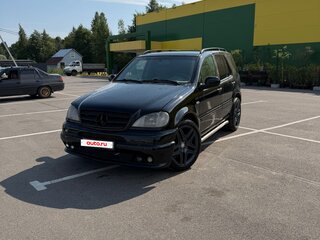 1998 Mercedes-Benz M-Класс 320 I (W163), чёрный, 550000 рублей, вид 1