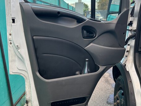 2011 Iveco Daily, белый, 1300000 рублей, вид 2