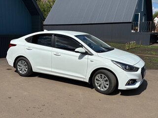 2018 Hyundai Solaris II, белый, 1050000 рублей, вид 4
