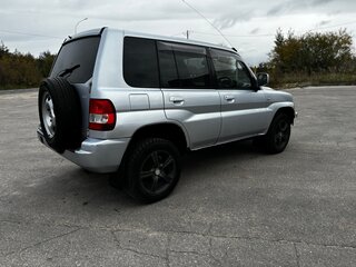 2003 Mitsubishi Pajero iO, серебристый, 380000 рублей, вид 3