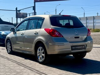 2010 Nissan Tiida I Рестайлинг, коричневый, 679990 рублей, вид 4